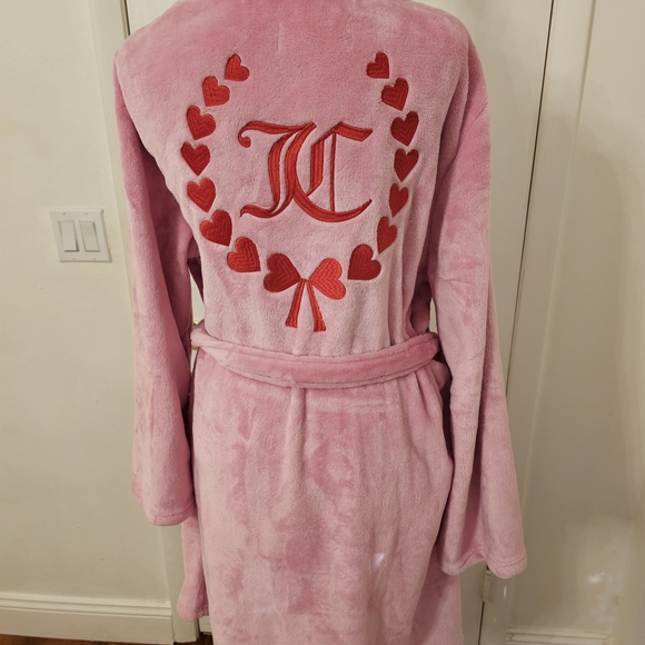 Pink Robe with Red Heart Embroidery - Picture 2 of 6